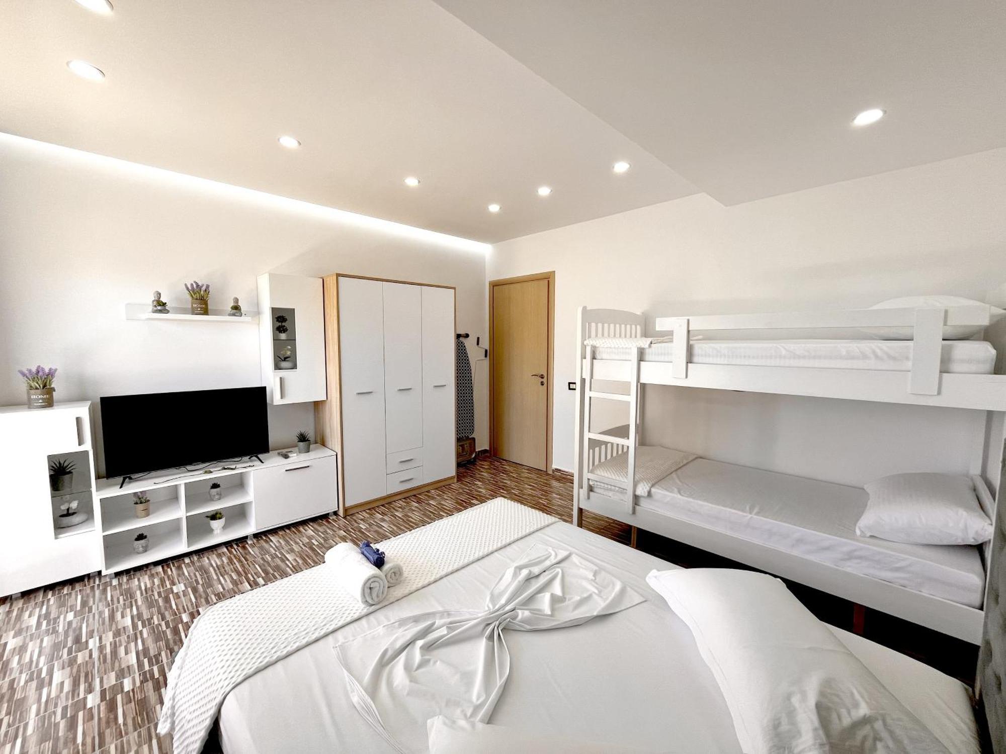 Kam Apartments In The City Center Vlore Exterior photo