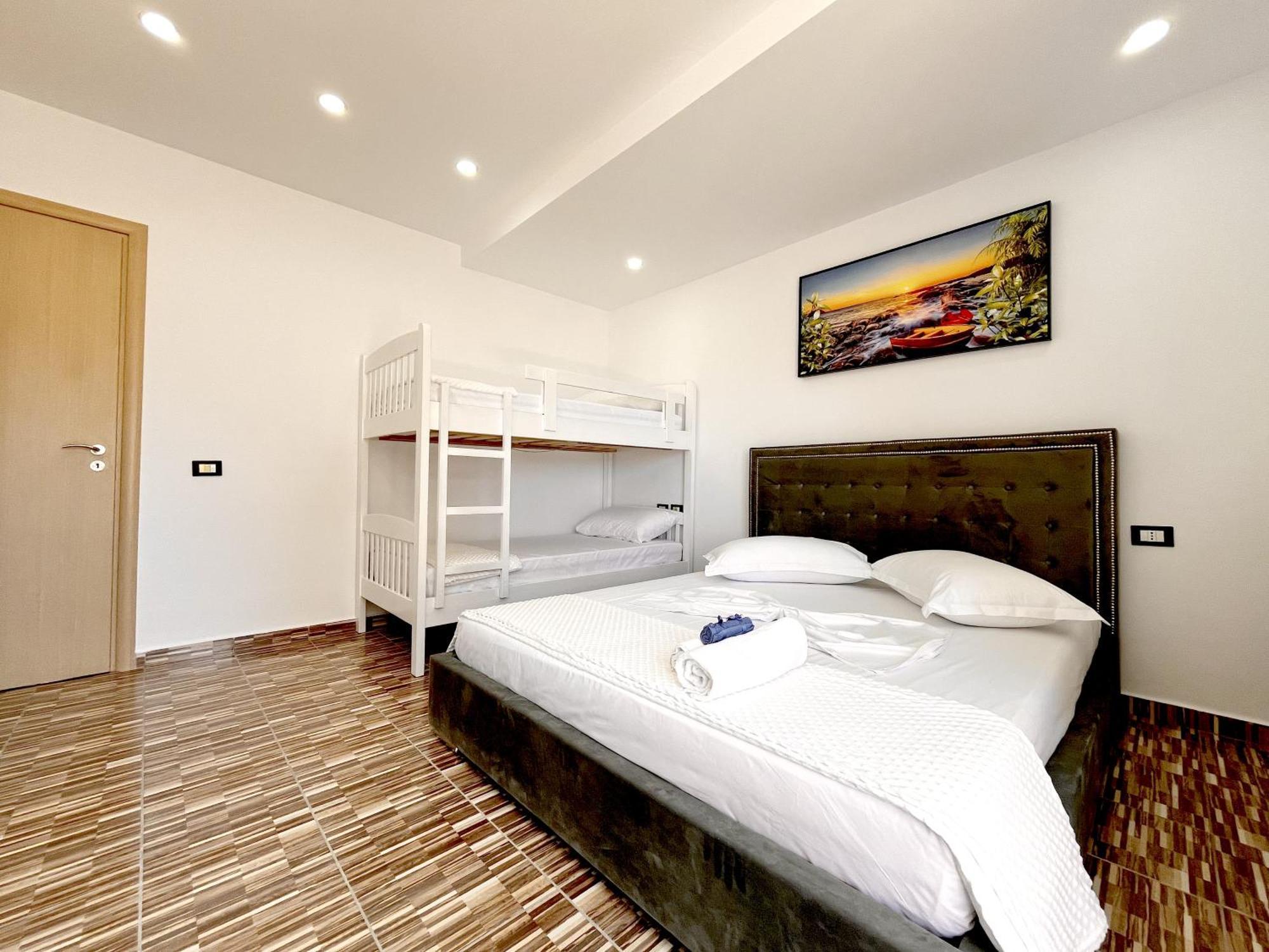 Kam Apartments In The City Center Vlore Exterior photo