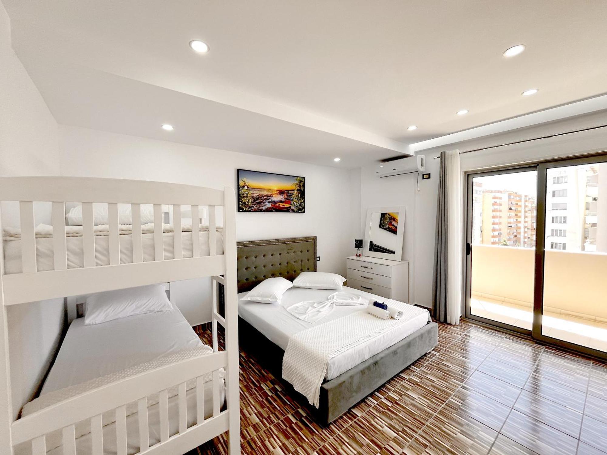 Kam Apartments In The City Center Vlore Exterior photo
