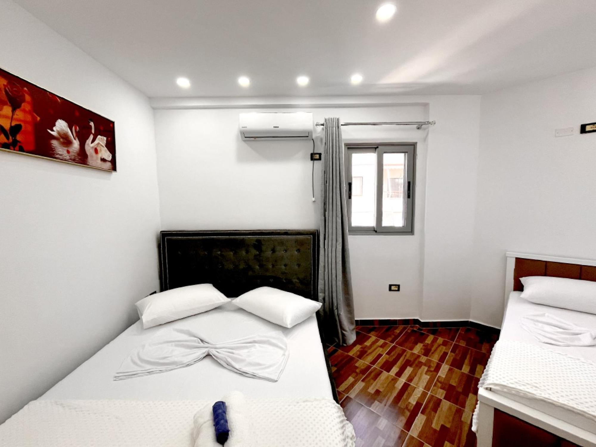 Kam Apartments In The City Center Vlore Exterior photo