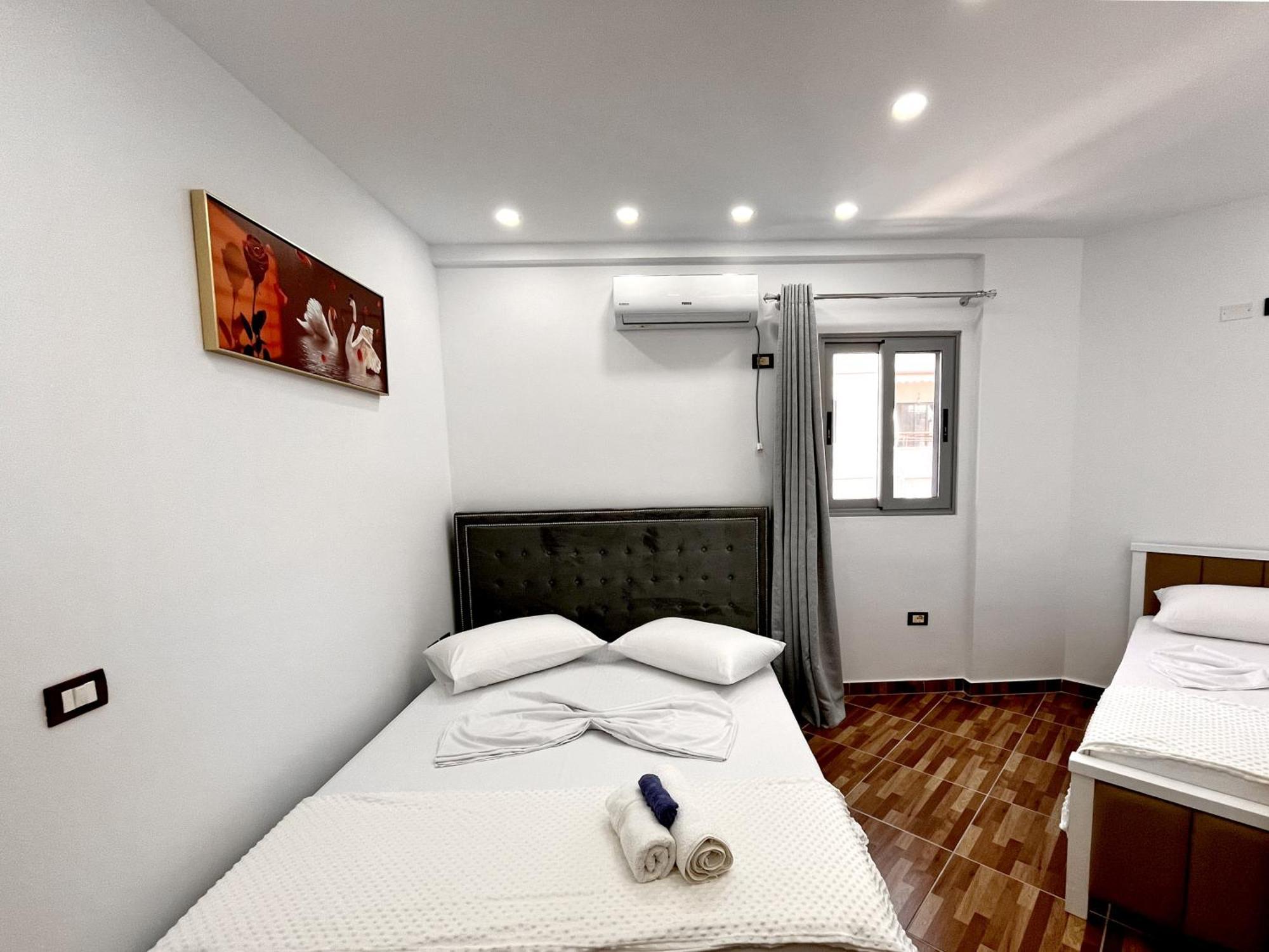 Kam Apartments In The City Center Vlore Exterior photo